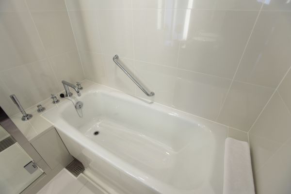 Cost of Bathtub Repair in Rochester